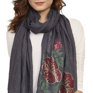 JUST IN!! 😍Sequined Flower Pattern Scarf 😍
